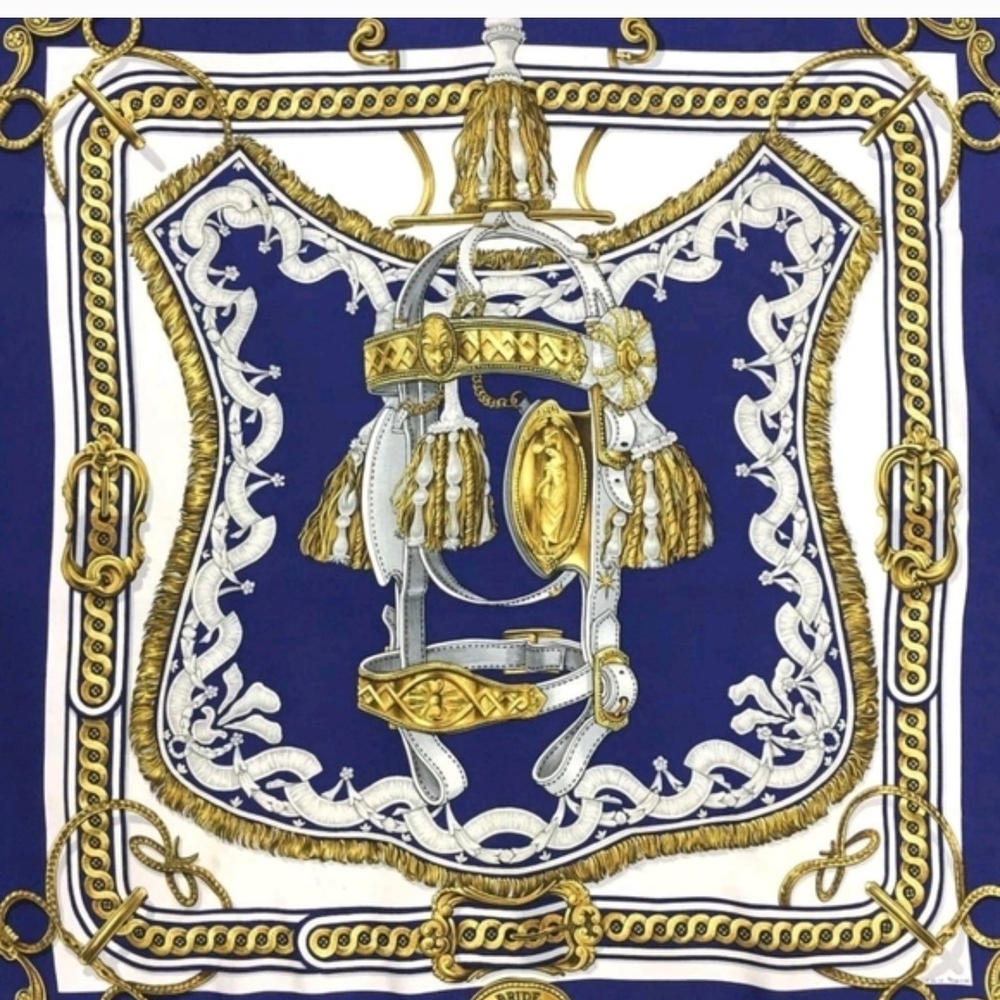 HERMÈS BRIDE DE COUR SILK SCARF CARRÉ 90 NAVY GOLD VINTAGE + HARD BOX - Picture 6 of 8